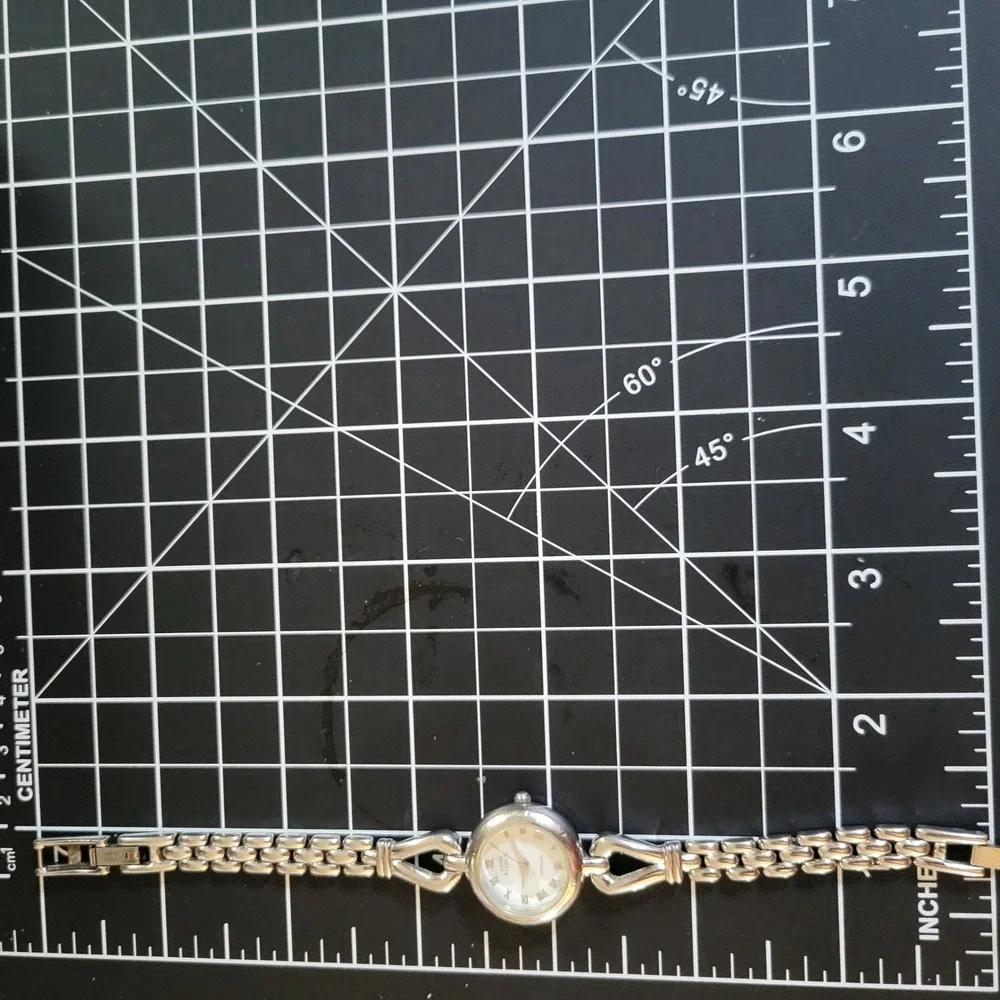 Anne Klein II era 90s